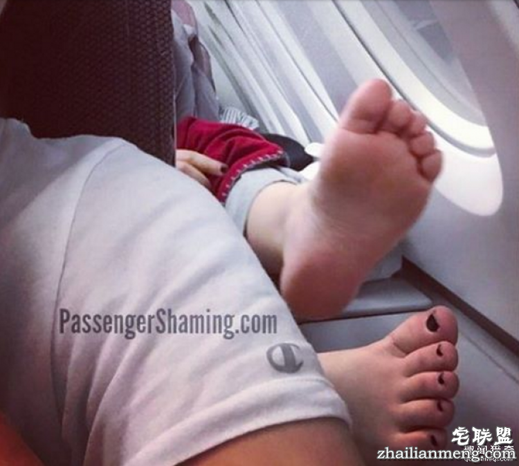 脱鞋、裸体、啪啪啪…这五种坐飞机遭遇的难以忍受的行为你最讨厌哪一种?