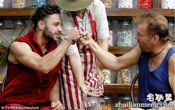 重口味网红:真人秀口含蜘蛛蟑螂