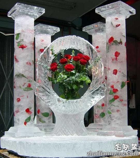 冬天到了，一起去俄罗斯看看战斗民族们的冰雕吧！真漂亮！