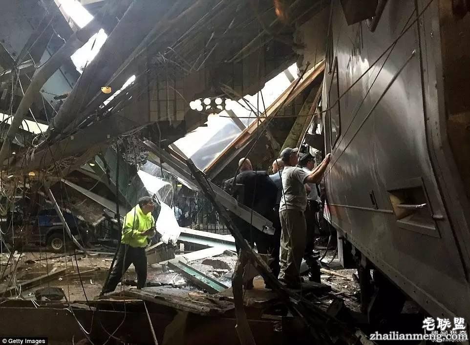 没有高铁就算了, 这个国家的火车还总出轨!