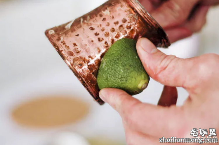 6种意想不到的食物,轻松解决你的厨房污渍苦恼!