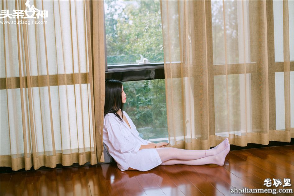 [头条<a href=/e/tags/?tagname=%E5%A5%B3%E7%A5%9E target=_blank class=infotextkey>女神</a>] 白丝<a href=/e/tags/?tagname=%E5%AB%A9%E6%A8%A1 target=_blank class=infotextkey>嫩模</a>灵儿闺房<a href=/e/tags/?tagname=%E5%B7%A8%E4%B9%B3 target=_blank class=infotextkey>巨乳</a>白衬衫大胆<a href=/e/tags/?tagname=%E5%86%99%E7%9C%9F target=_blank class=infotextkey>写真</a> 第142期第1张