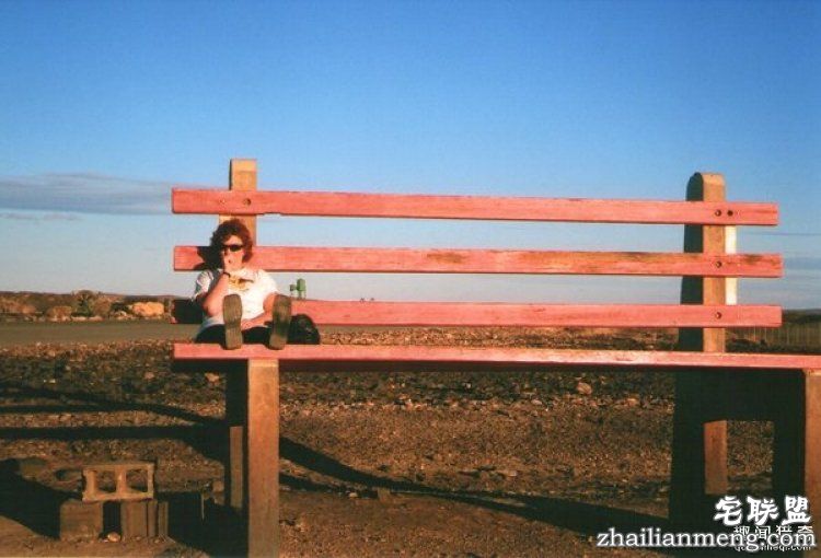 53岁阿姨建了一个网站,专门寻找澳洲的奇葩厕所