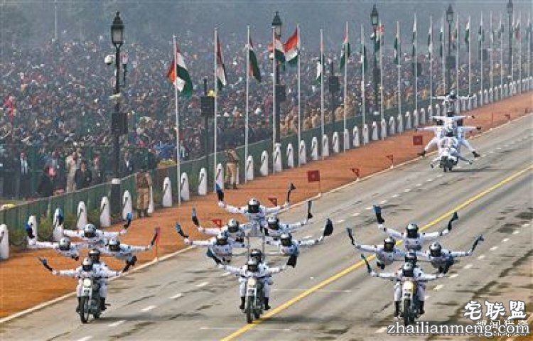 就是想红!所以印度人才拼命开挂自拍晒照