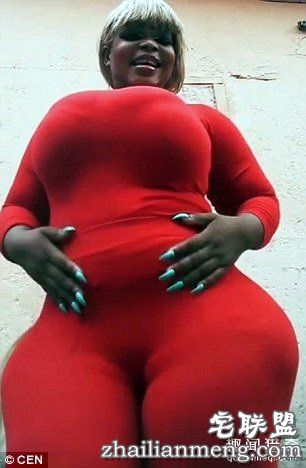 不忍直视!西非女子因巨臀网络爆红 太夸张…