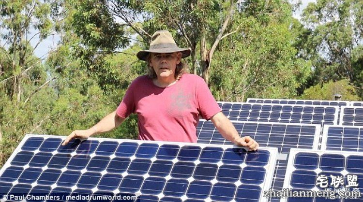 澳大利亚一对夫妻,用集装箱给自己造了栋房