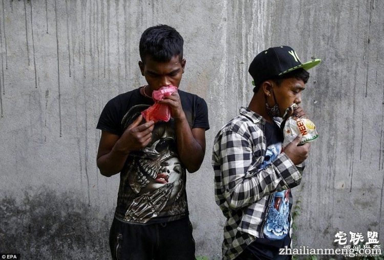 相比于吸雾霾,他们吸的东西才更叫人心寒