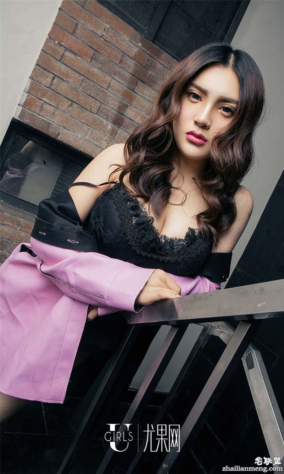 [尤果网] 清纯制服少女萱子掀裙子诱惑写真 第513期第4张