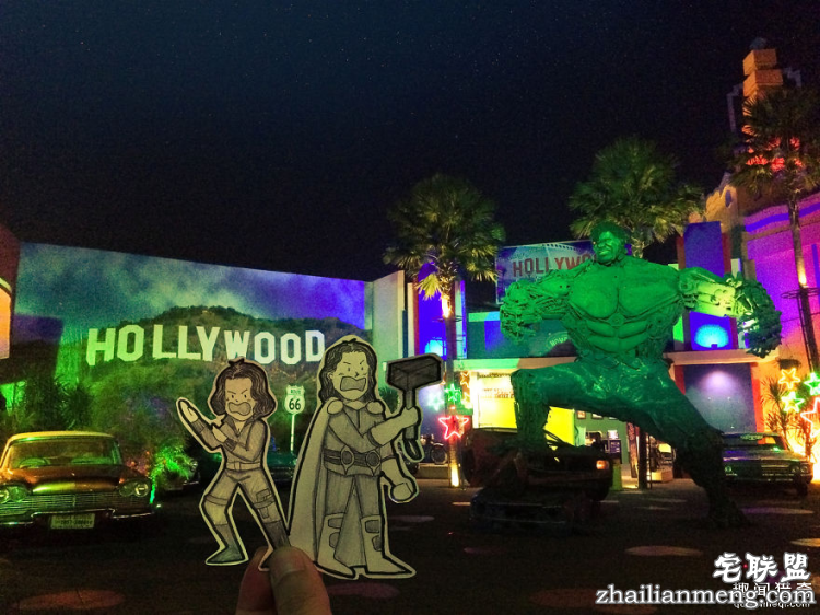 另类旅行照,带着漫画去旅行!