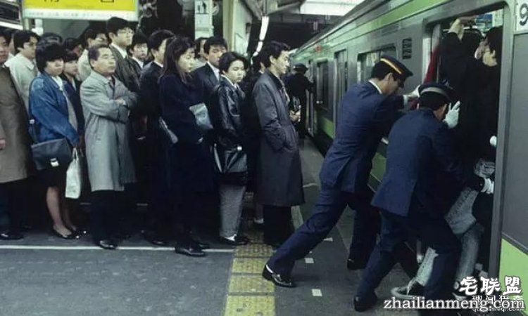 别忽略这些蓝领职业,他们可能是你收入的十几倍!