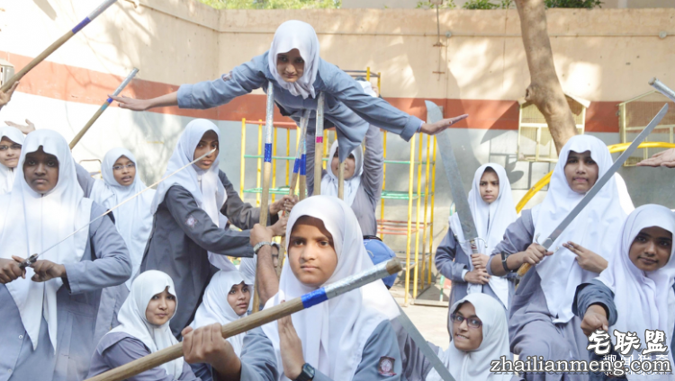 就是想红!所以印度人才拼命开挂自拍晒照