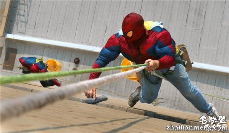 别忽略这些蓝领职业,他们可能是你收入的十几倍!