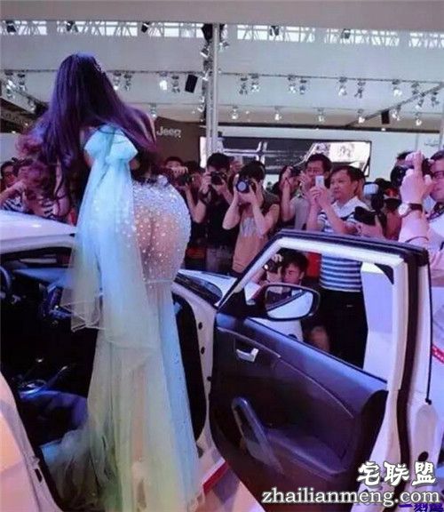 内涵段子：男人与女人一见钟情