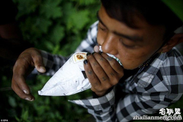 相比于吸雾霾,他们吸的东西才更叫人心寒