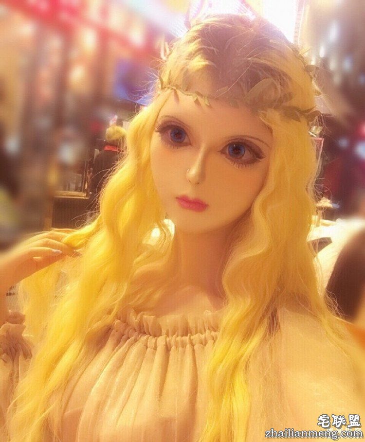 她被称是“行走的芭比娃娃”,可是未p图时长这样...