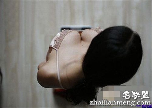 一个小蛇总是对我吐口水