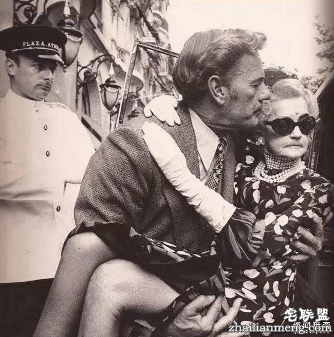 她是上世纪最有钱女人,离婚7次睡遍王子和明星