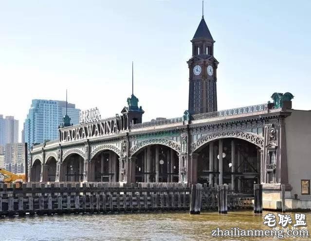 没有高铁就算了, 这个国家的火车还总出轨!