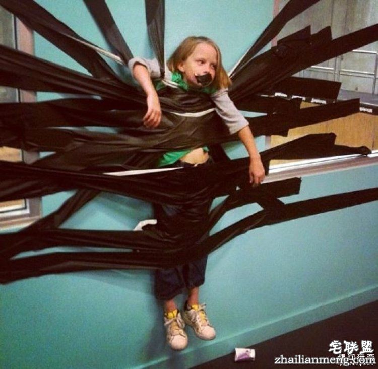 为了惩罚犯错的熊孩子,这些父母使上了大招