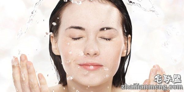 冷水和热水哪个护肤更好?一定要记起来,千万别把脸洗坏了!