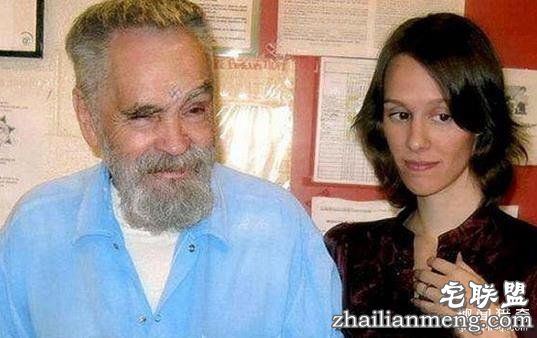 全世界最奇葩的5对情侣,最后一对让人毁三观!