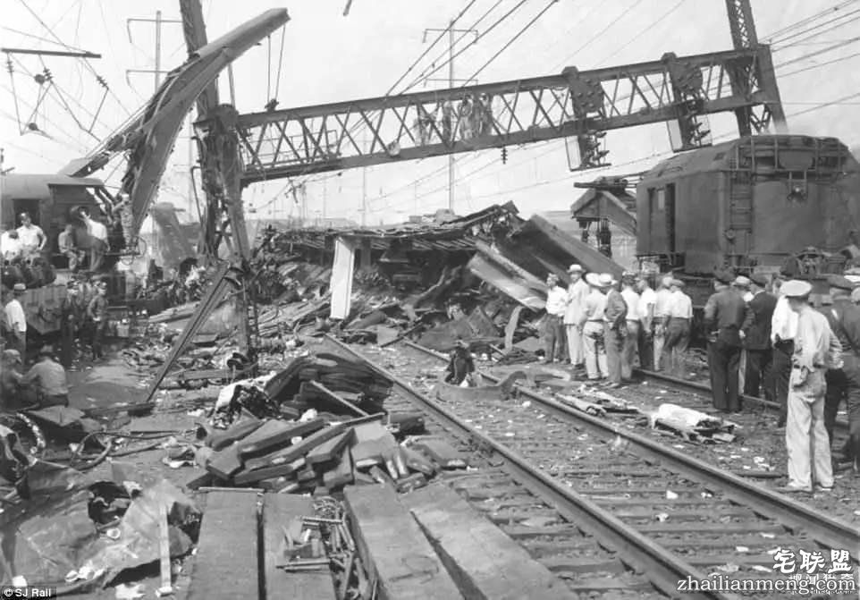 没有高铁就算了, 这个国家的火车还总出轨!