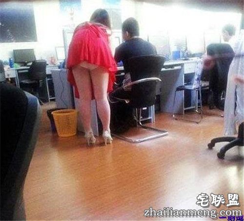 男的接吻为什么要摸着胸