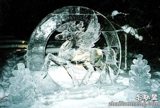 冬天到了，一起去俄罗斯看看战斗民族们的冰雕吧！真漂亮！