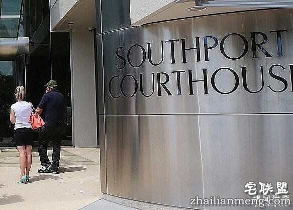 变态妈妈逼9岁女儿穿兔女郎装让男人强暴,捆绑口爱爱还不是最可恶的…