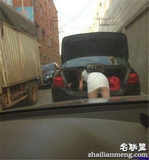 人家的都是黑的，为什么你的是粉的?