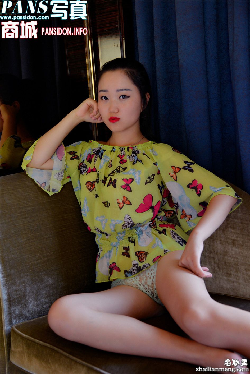 [PANS] 漂亮的长腿模特小鱼室内写真 第632期第4张