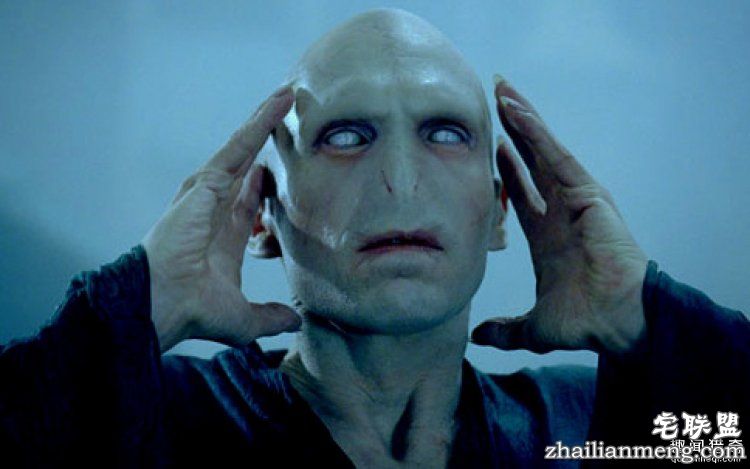 被吸尘器打断,被医生掰折…18位网友分享他们奇葩的骨折原因