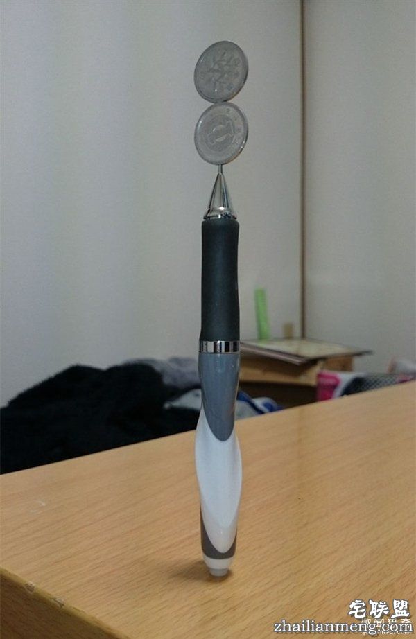 硬币还能用来做什么?一个大写的服!