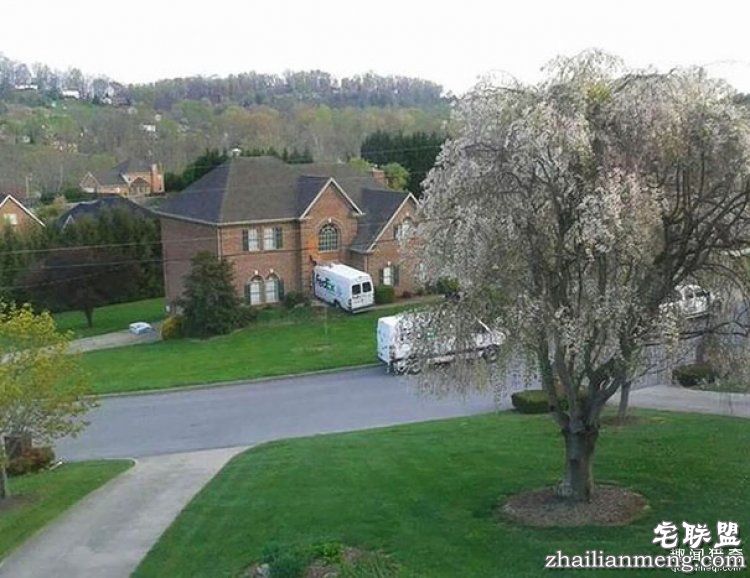 外国小哥这样送快递,看完也是醉了!