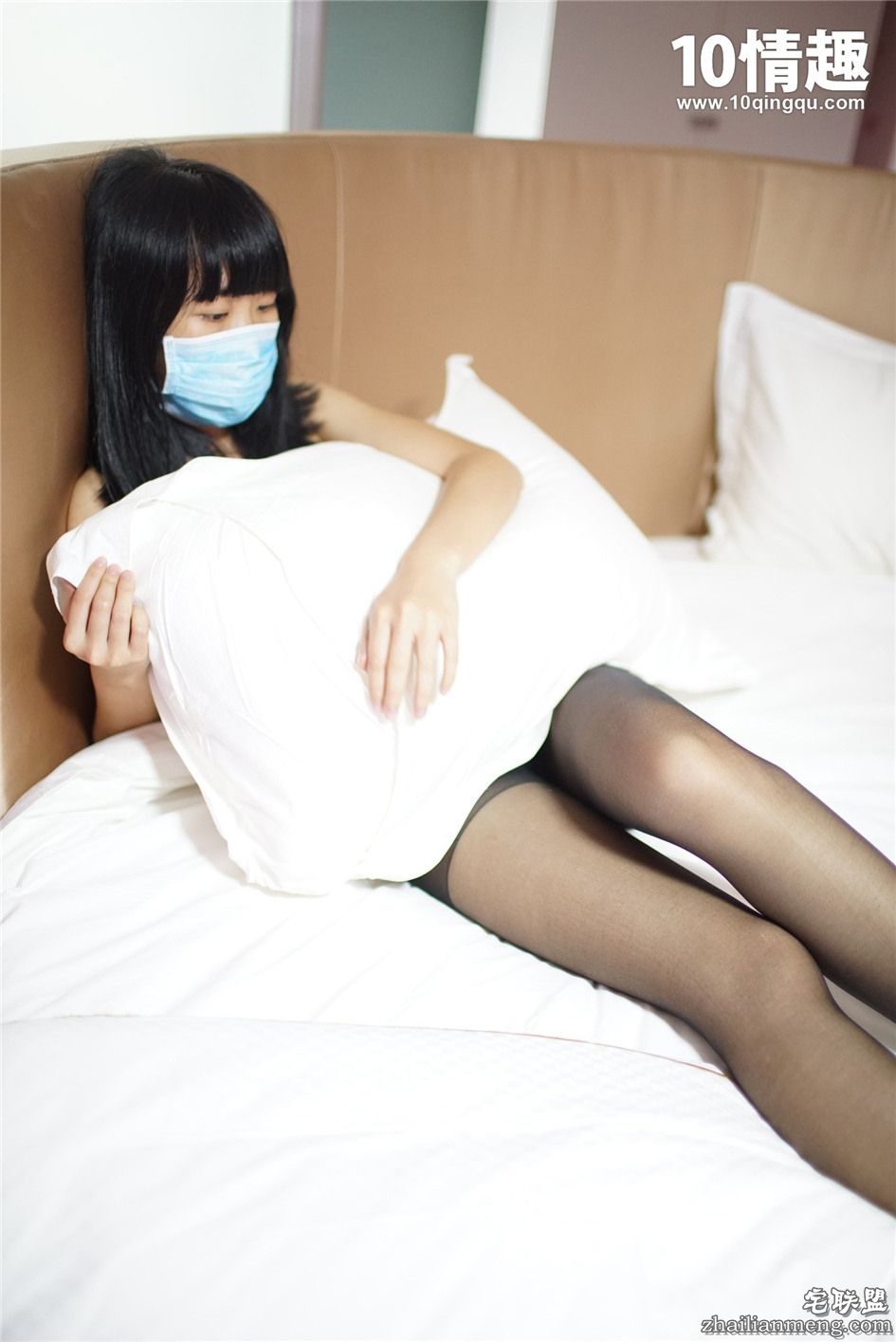 [ROSI] 口罩少女宾馆黑丝大尺度照片第7张