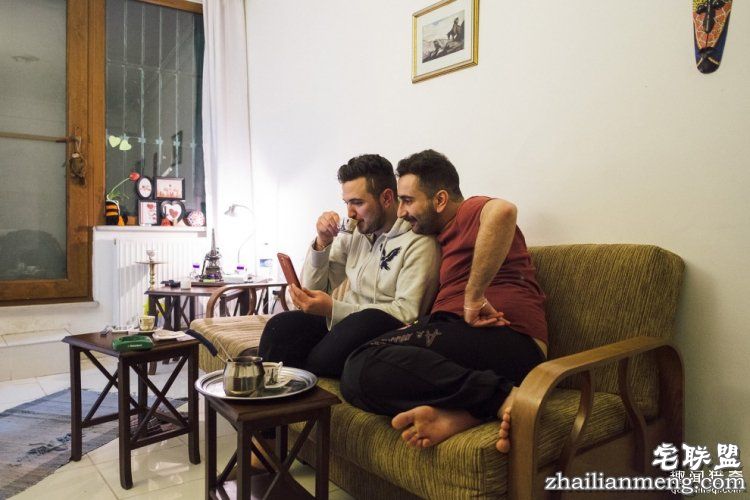 这两个叙利亚男同志的故事,会让你再一次相信爱情