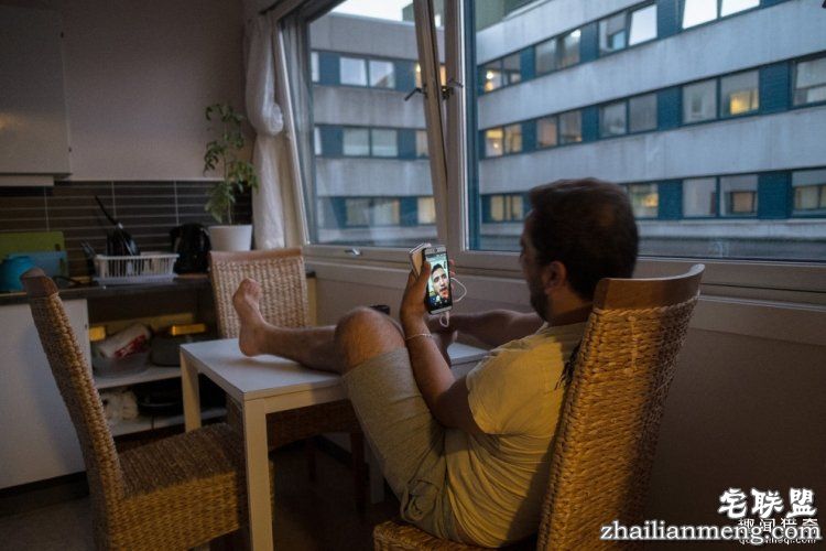 这两个叙利亚男同志的故事,会让你再一次相信爱情