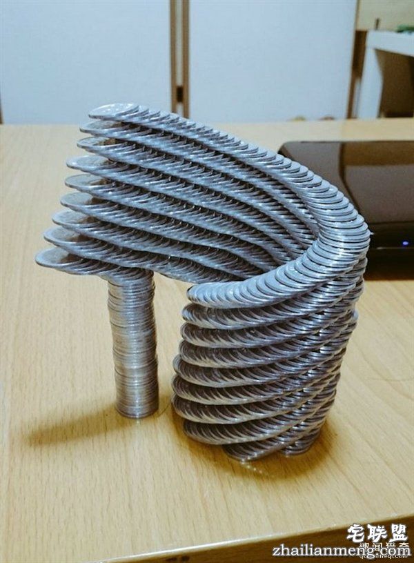 硬币还能用来做什么?一个大写的服!