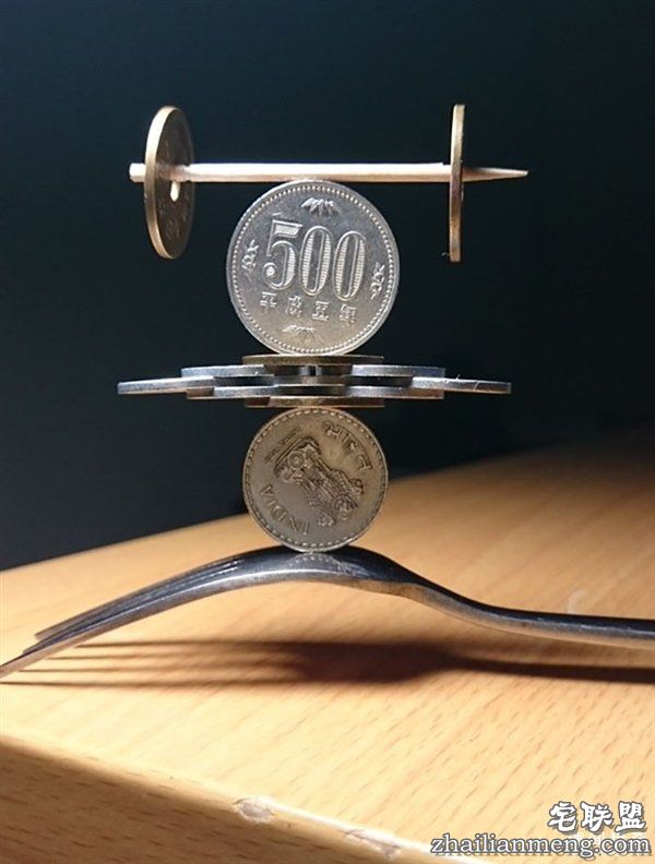 硬币还能用来做什么?一个大写的服!