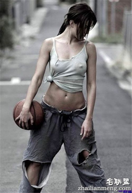 校长室传出啪啪啪的声音