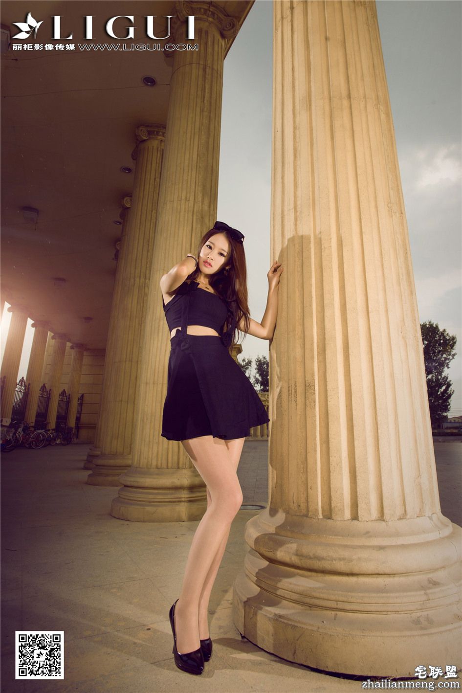 [丽柜] 时尚丝袜美女语寒公园美腿高跟摄影写真 第285期第8张