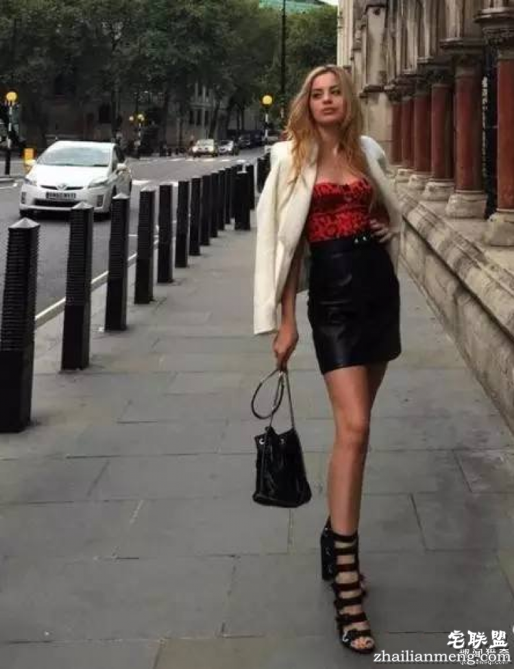 乌克兰女子不工作的理由是自己太美了,但你觉得呢?