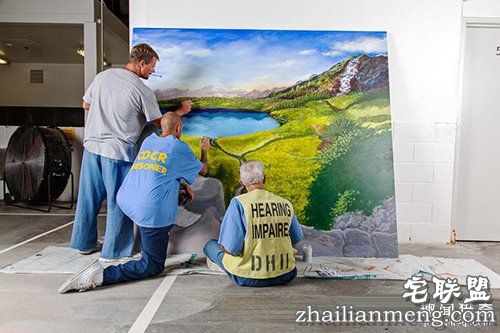 监狱里暴力频发,直到有一天犯人成立了个戏班子