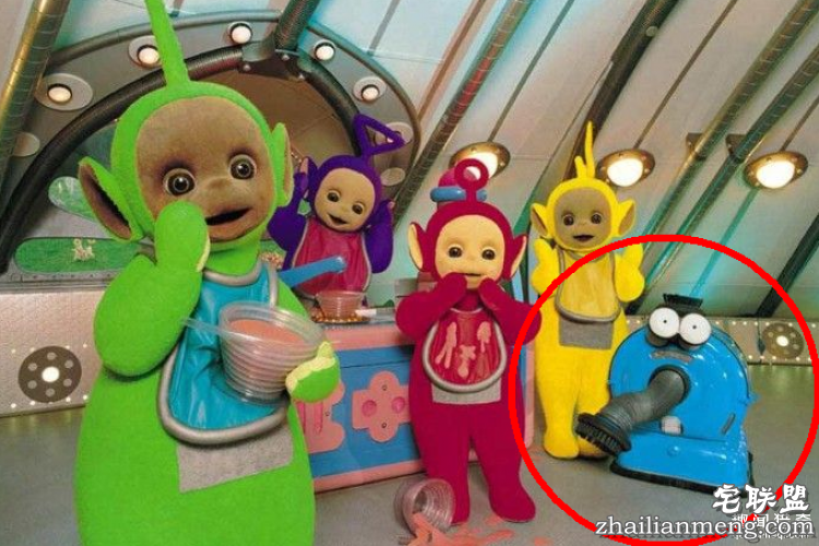 被吸尘器打断,被医生掰折…18位网友分享他们奇葩的骨折原因