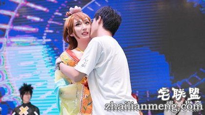 5位「美到女生会恨」的男扮女装「卸妆后超帅」网路红人。#5连男粉丝都忍不住下跪求婚!