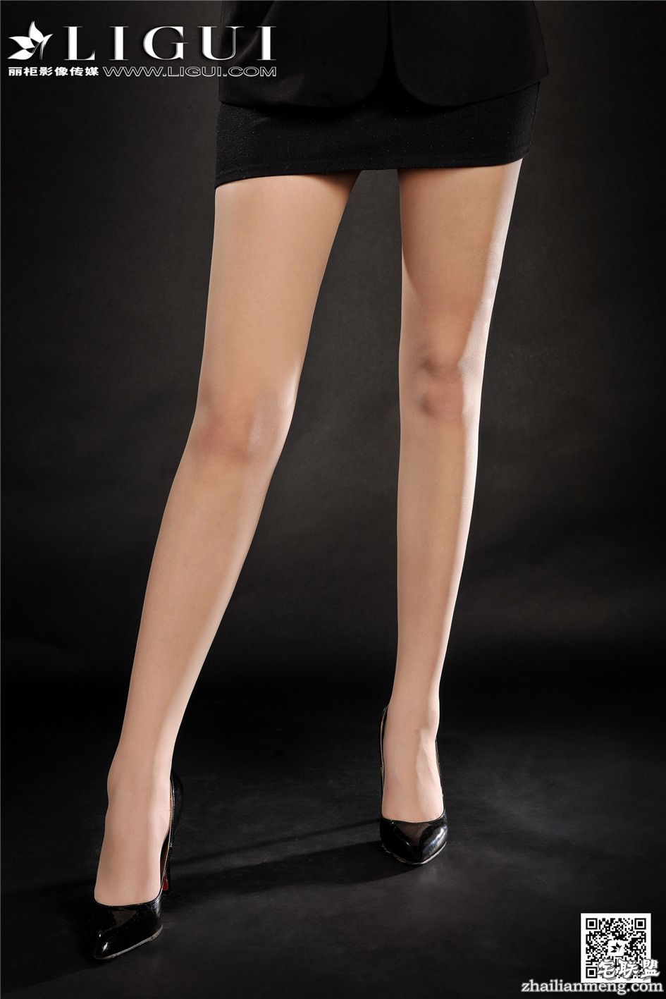 [丽柜] 制服肉丝OL女郎Amily美腿棚拍高清大图 第286期第3张