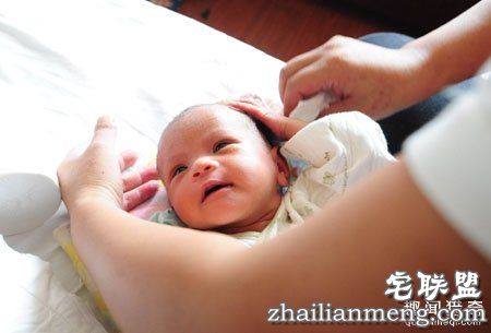 情侣网上2万卖掉亲生女:拿了钱买猫