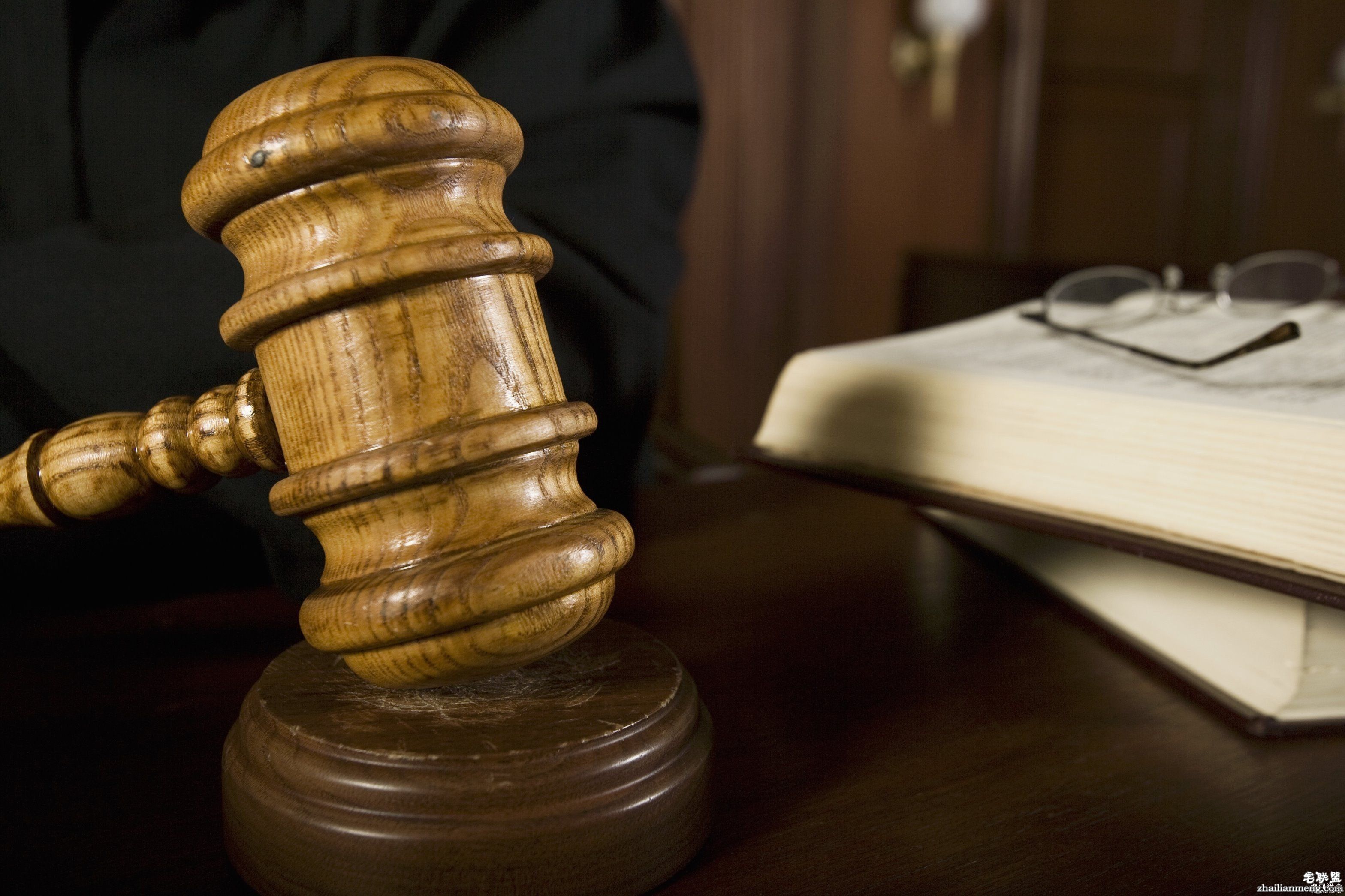 意大利法官奇葩判决:上司摸奶是幽默、妻不做家事要坐牢