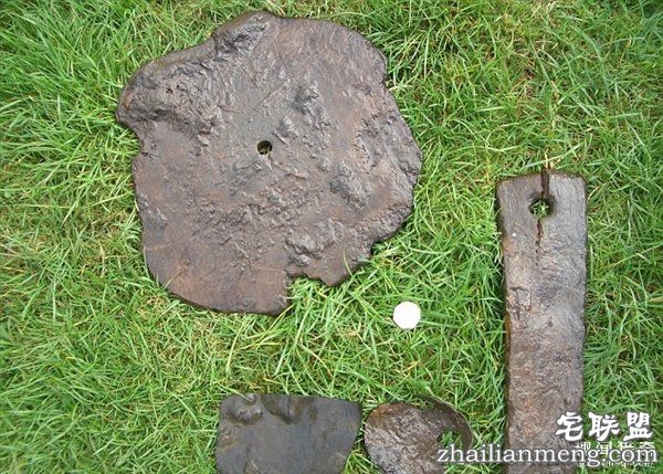 男子花光积蓄买地:竟意外发现中世纪古城