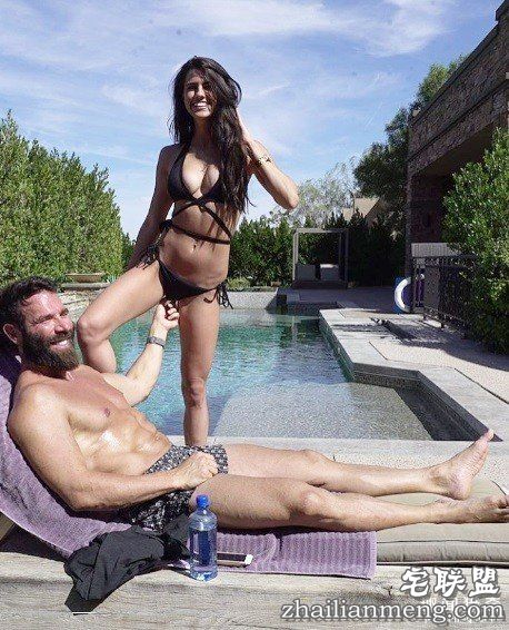 “有钱女孩任你摆布”,荒淫之王炫富呛网友